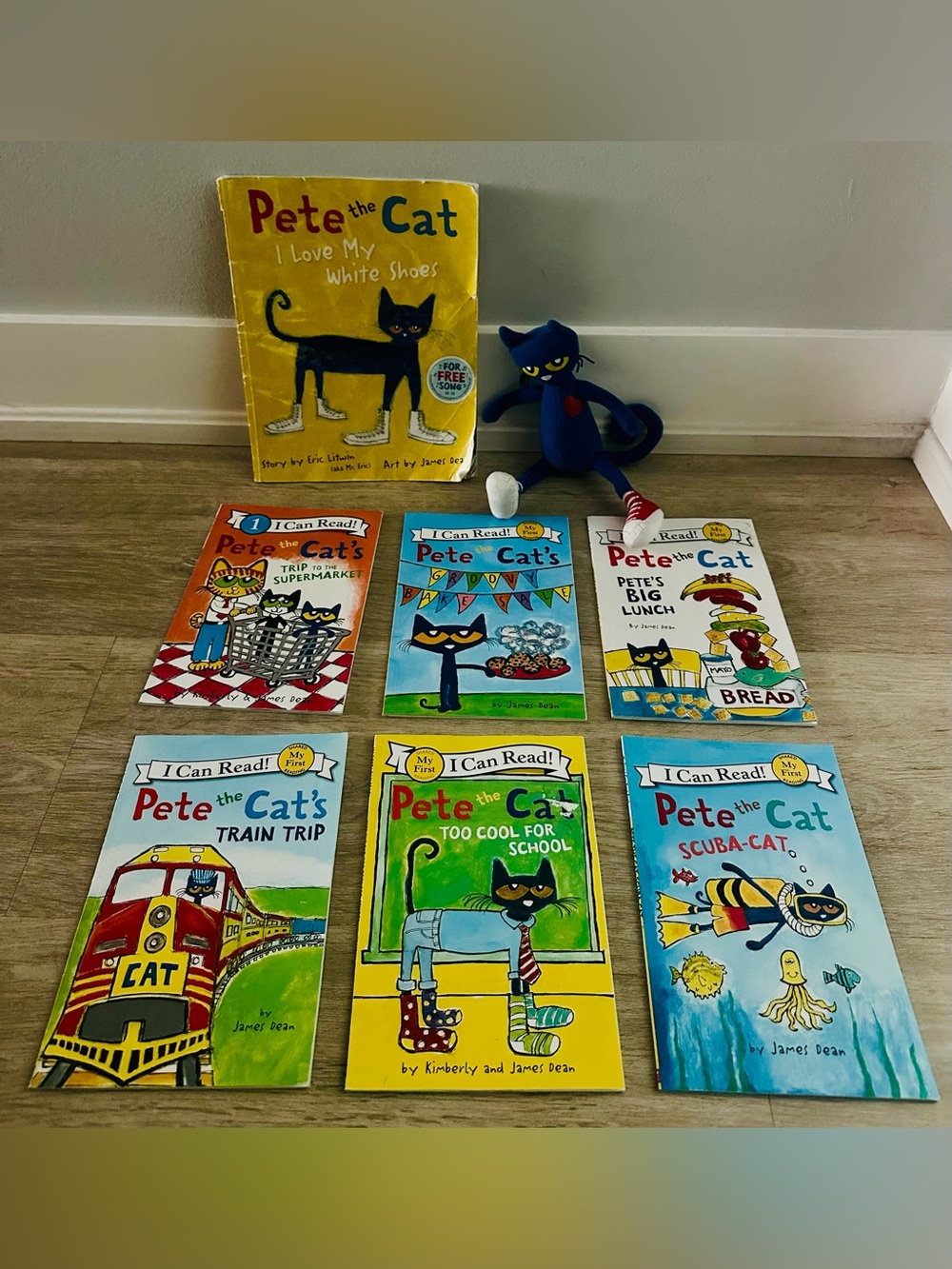 PETE THE CAT Bundle - 7 books AND Pete the Cat Plush Doll